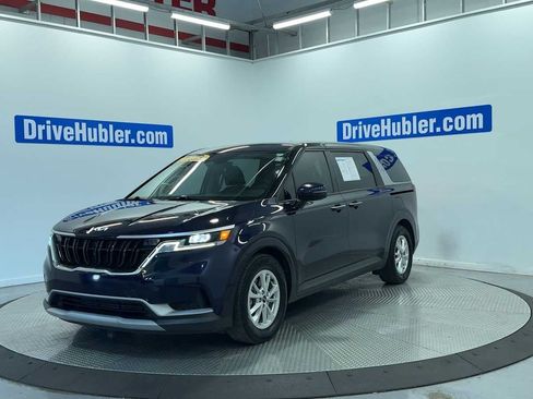 Used 2023 Kia Carnival LX FWD image 3