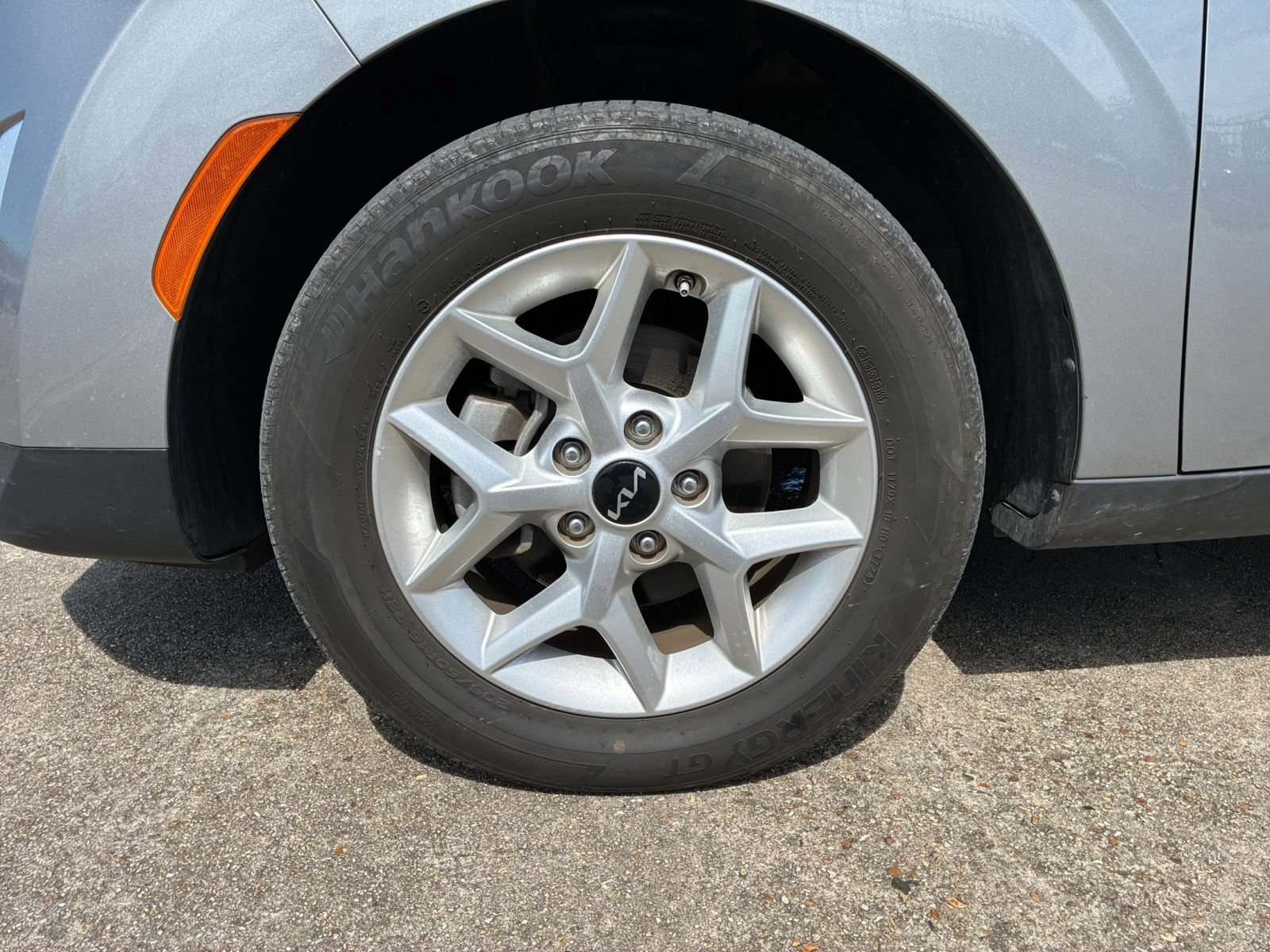 Used 2025 Kia Soul LX w/ LX Technology Package FWD image 27