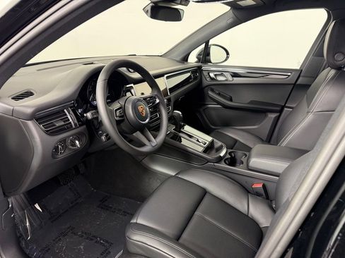 New 2026 Porsche Macan AWD/4WD image 4