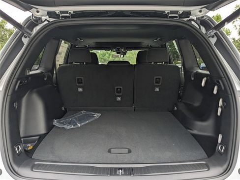 New 2025 Jeep Grand Cherokee Laredo X w/ Luxury Tech Group I image 13