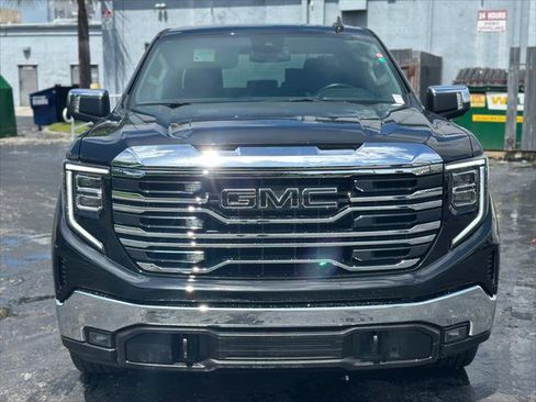 Used 2025 GMC Sierra 1500 SLT RWD image 4