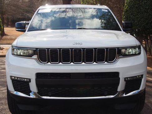 Used 2025 Jeep Grand Cherokee L Limited w/ Luxury Tech Group II image 2