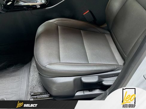 Used 2025 Chevrolet Trax RS w/ Driver Confidence Package FWD image 21