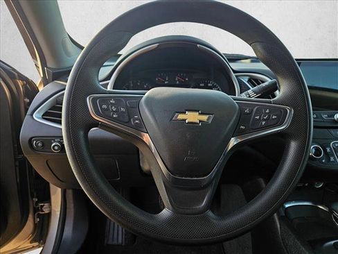Used 2024 Chevrolet Malibu LT image 11