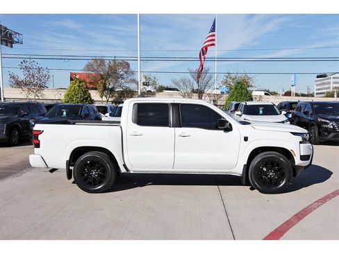 New 2026 Nissan Frontier SV image 5
