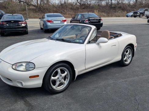 Used 1999 MAZDA MX-5 Miata image 2