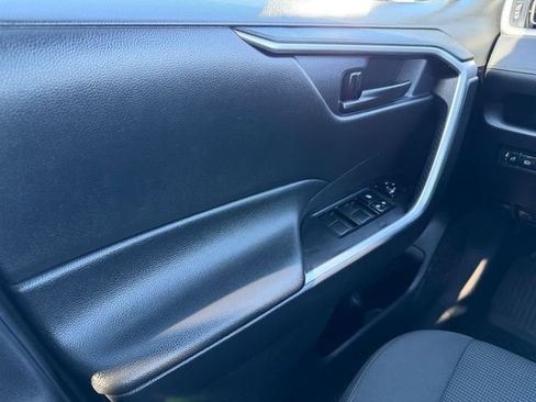 Certified 2021 Toyota RAV4 LE AWD/4WD image 31