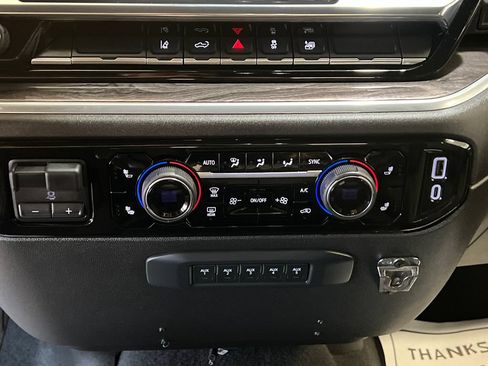 Used 2025 Chevrolet Silverado 2500 LTZ AWD/4WD image 37