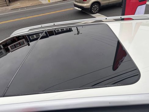 Used 2019 Nissan Rogue SV w/ Sun & Sound Touring Package image 11