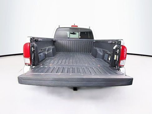 Used 2017 Toyota Tacoma TRD Sport w/ Tow Package RWD image 25