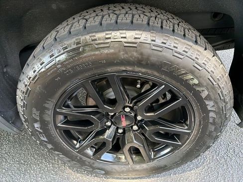 Used 2021 GMC Sierra 1500 Elevation RWD image 19