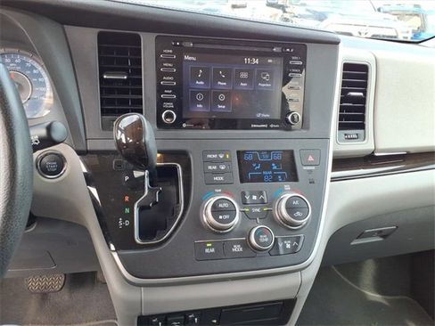 Used 2020 Toyota Sienna image 15