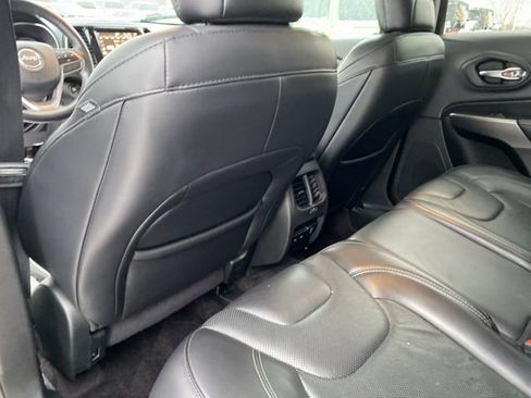 Certified 2019 Jeep Cherokee Limited w/ Trailer Tow Group image 33