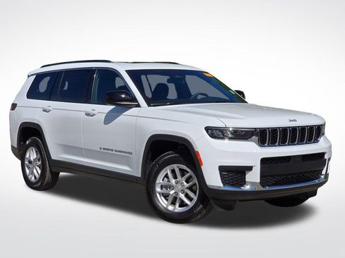 Used 2025 Jeep Grand Cherokee L Laredo image 13