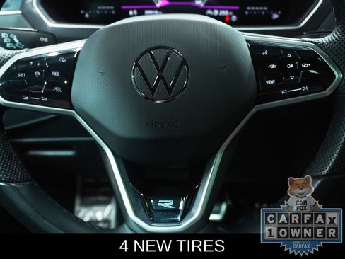 Used 2024 Volkswagen Tiguan SE R-Line AWD/4WD image 5