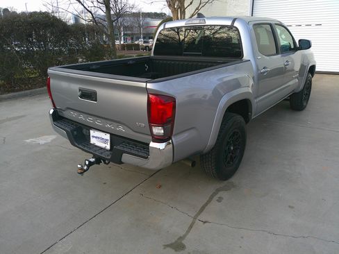 Used 2021 Toyota Tacoma SR5 image 12