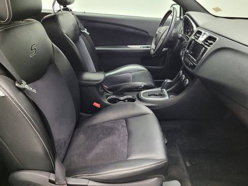 Used 2014 Chrysler 200 S FWD image 21