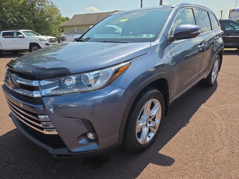 Certified 2019 Toyota Highlander Limited AWD/4WD image 7