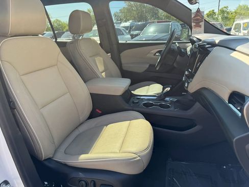 Used 2023 Chevrolet Traverse Premier AWD/4WD image 22