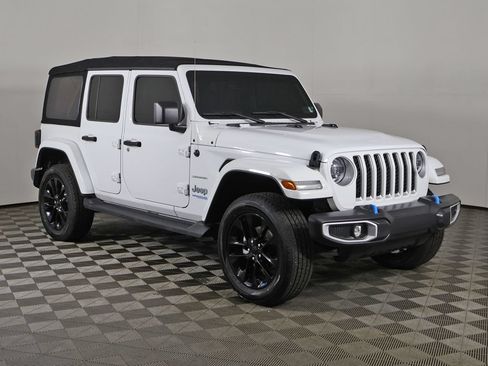 Used 2022 Jeep Wrangler Unlimited Sahara w/ Cold Weather Group AWD/4WD image 2