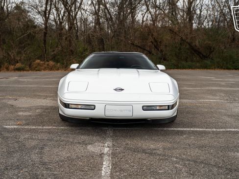Used 1991 Chevrolet Corvette Coupe image 3