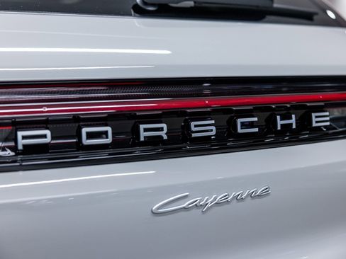 New 2026 Porsche Cayenne image 23