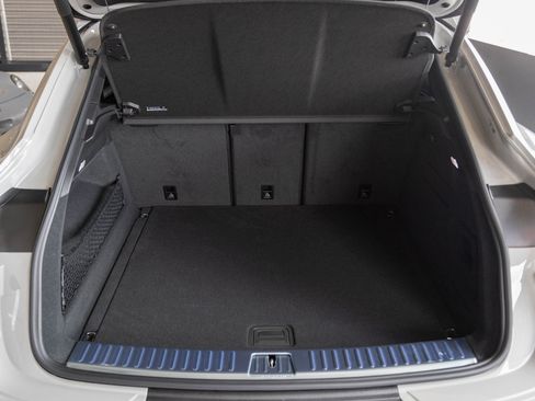 Certified 2026 Porsche Cayenne Coupe image 31