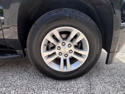 Used 2018 Chevrolet Suburban LT RWD image 23