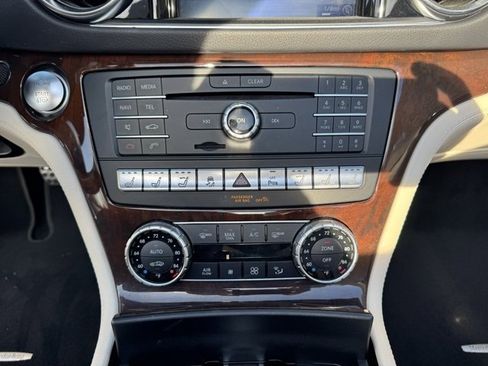 Used 2017 Mercedes-Benz SL 550 image 19