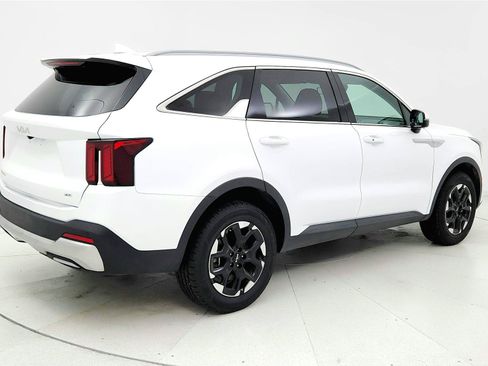 Used 2024 Kia Sorento S AWD/4WD image 5