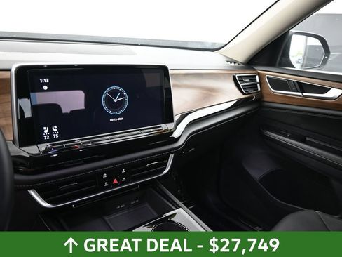Used 2024 Volkswagen Atlas SE AWD/4WD image 24