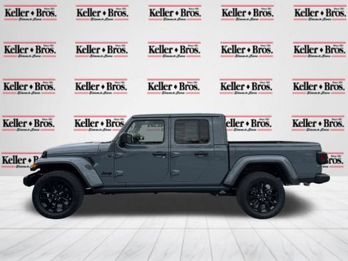 Certified 2025 Jeep Gladiator Nighthawk image 4