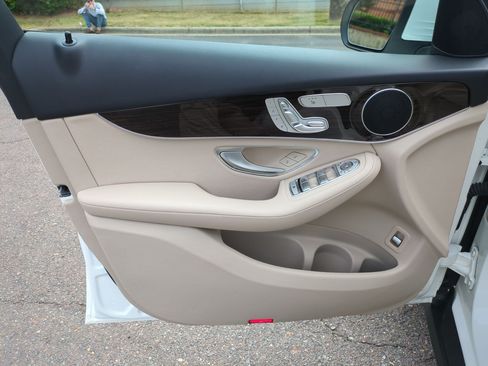 Used 2022 Mercedes-Benz GLC 300 image 12