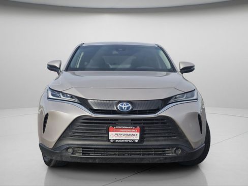 Used 2024 Toyota Venza LE AWD/4WD image 3