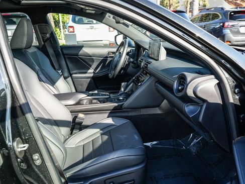 Used 2025 Lexus IS 350 F Sport RWD image 17