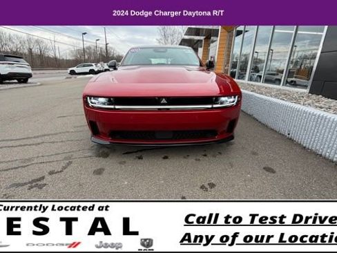 Used 2024 Dodge Charger Daytona R/T w/ Plus Group AWD/4WD image 4