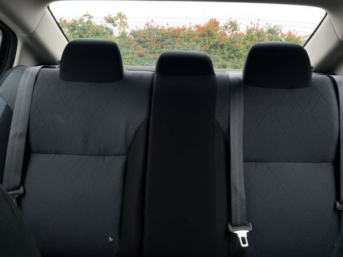 Used 2025 Nissan Versa SV FWD image 38