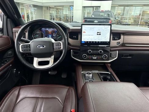 Used 2023 Ford Expedition Limited image 17