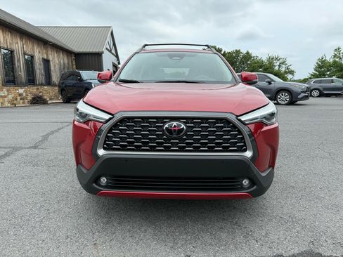Used 2023 Toyota Corolla Cross XLE FWD image 9