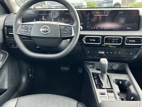 New 2026 Nissan Sentra SR w/ SR Premium Package FWD image 24