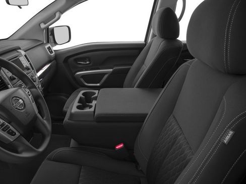 Used 2017 Nissan Titan SV AWD/4WD image 12