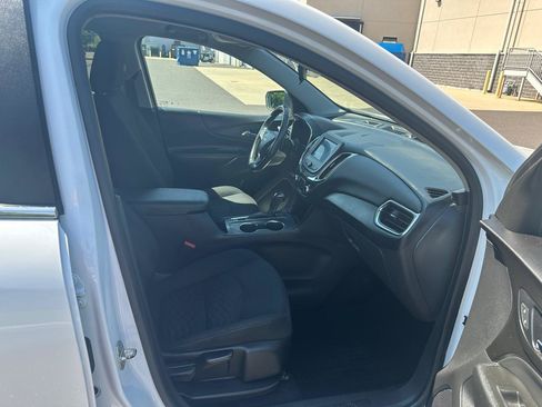 Used 2021 Chevrolet Equinox LT AWD/4WD image 17