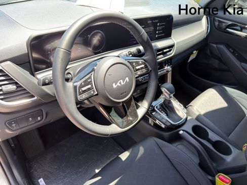 New 2026 Kia Seltos EX FWD image 11