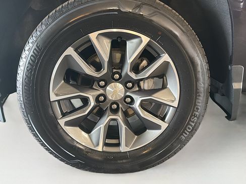 Used 2024 Chevrolet Silverado 1500 LT AWD/4WD image 11