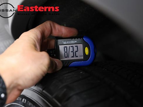 Used 2023 Nissan Pathfinder SV AWD/4WD image 25