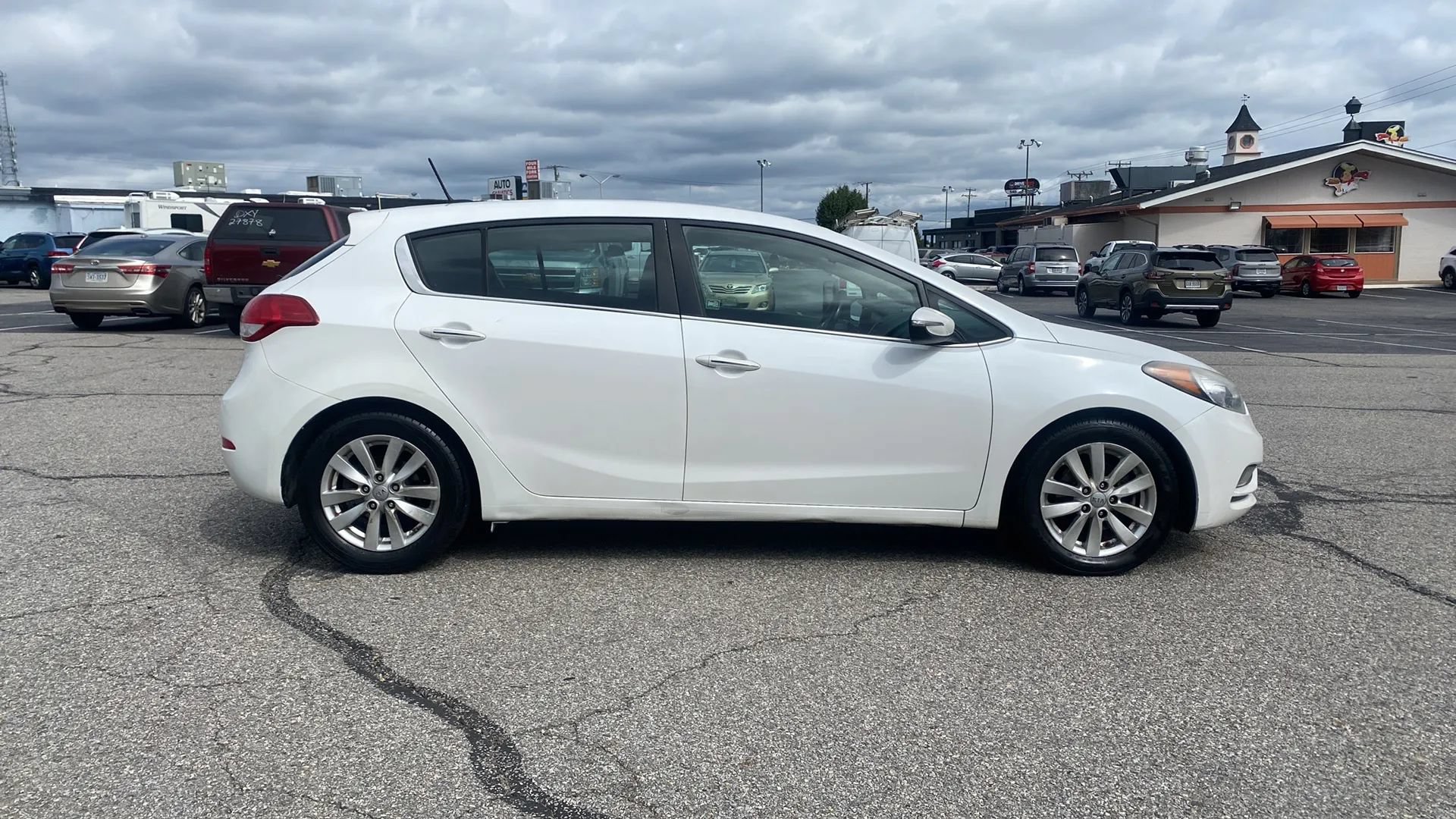 Used 2015 Kia Forte EX FWD image 4