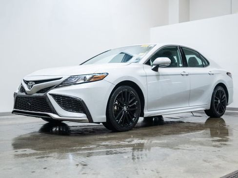 Used 2024 Toyota Camry XSE image 3