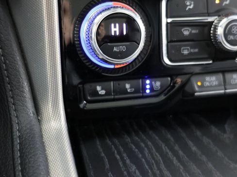 Used 2021 GMC Yukon Denali image 9