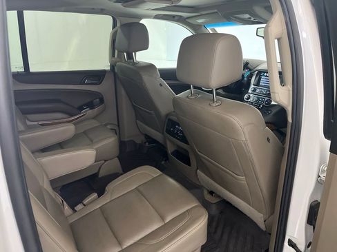 Used 2019 Chevrolet Suburban Premier AWD/4WD image 22
