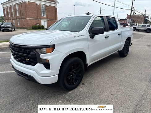 Used 2022 Chevrolet Silverado 1500 Custom AWD/4WD image 1